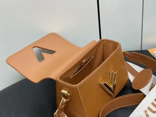 First bag ru LOUIS TWIST MM-23*17*9.5CM VUITTON 0625